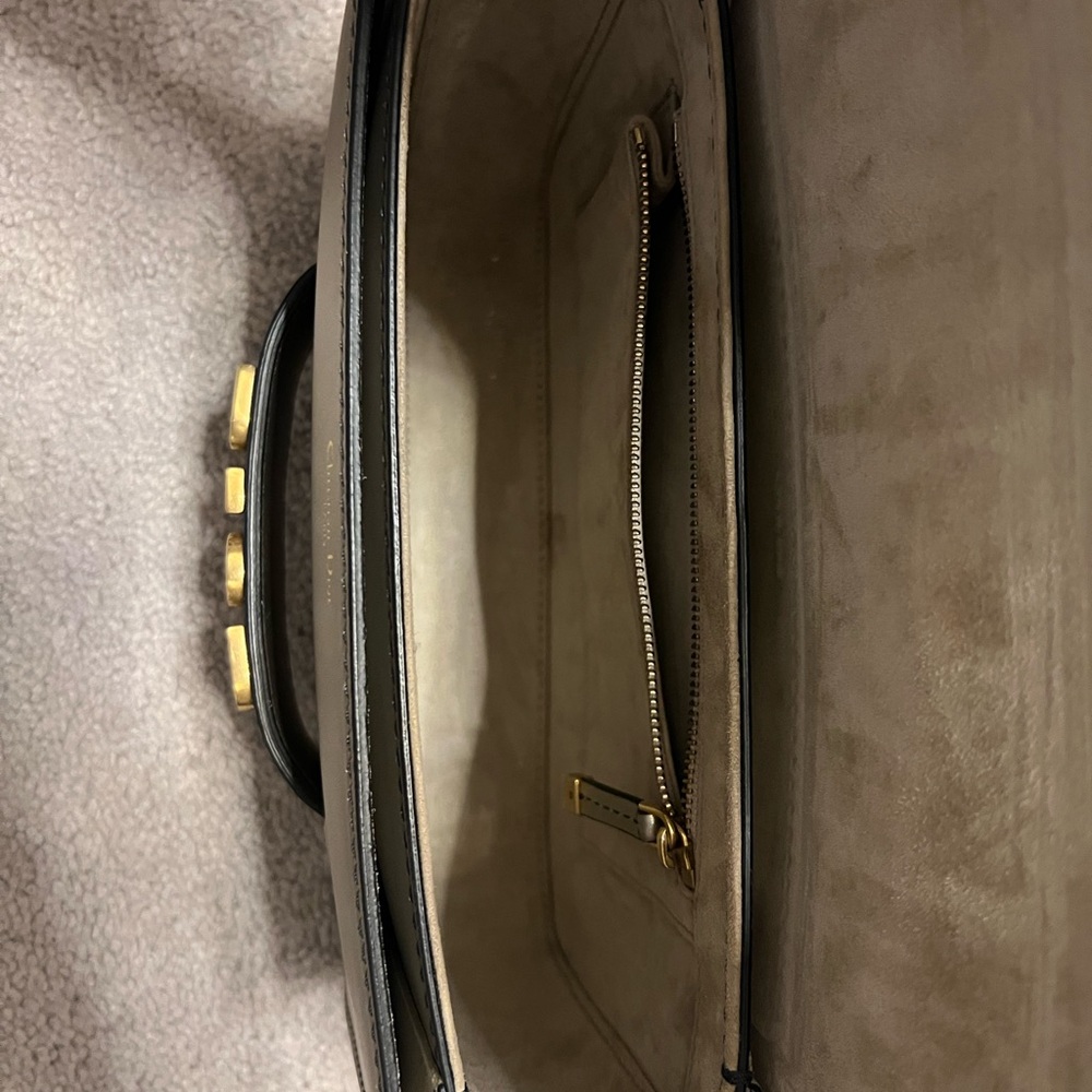 Christian Dior J'Adior Dio(r)evolution
Crossbody Bag - Picture 6 of 6